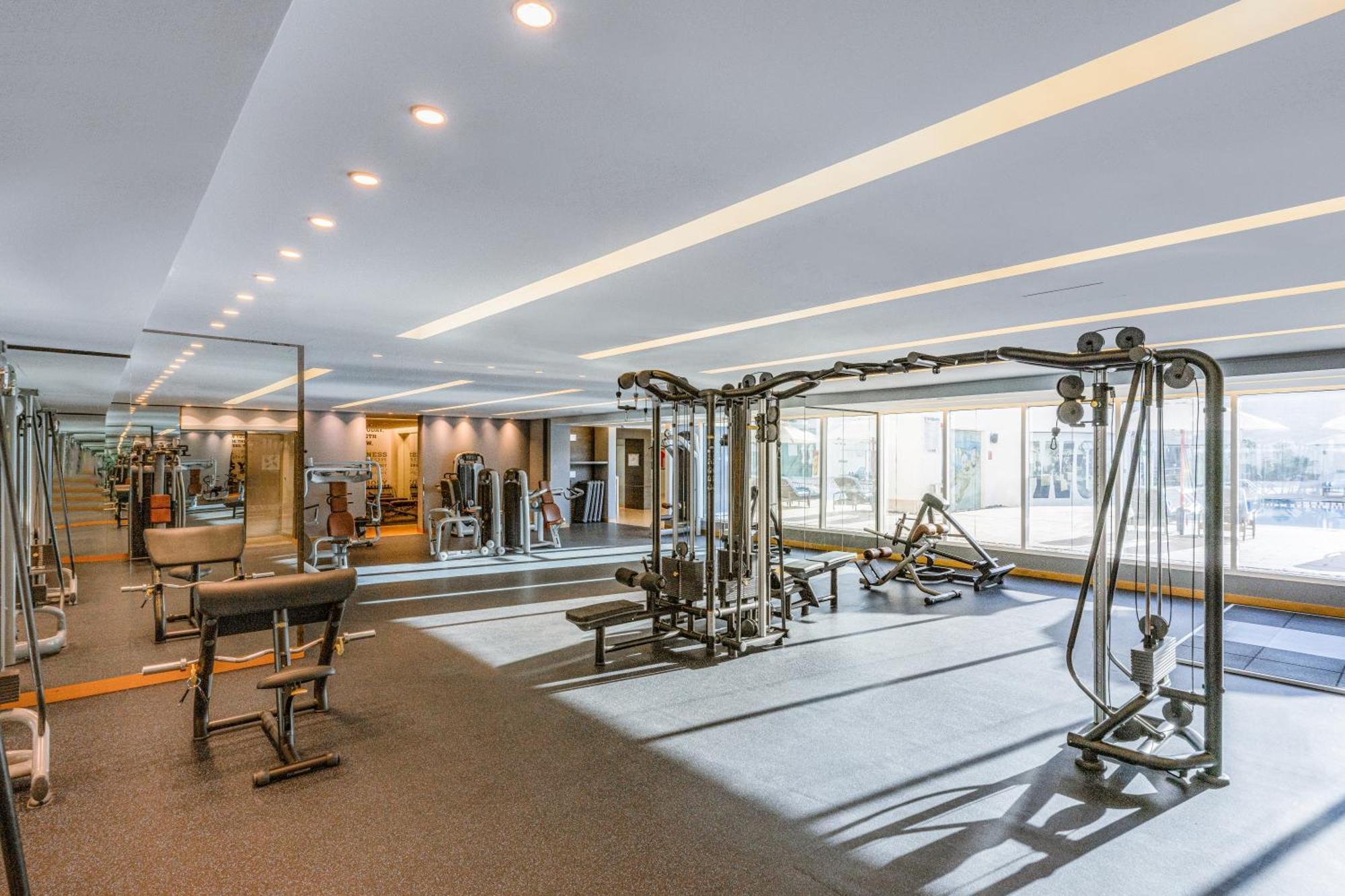 Four Points By Sheraton al-Ain Exterior foto The gym at the hotel