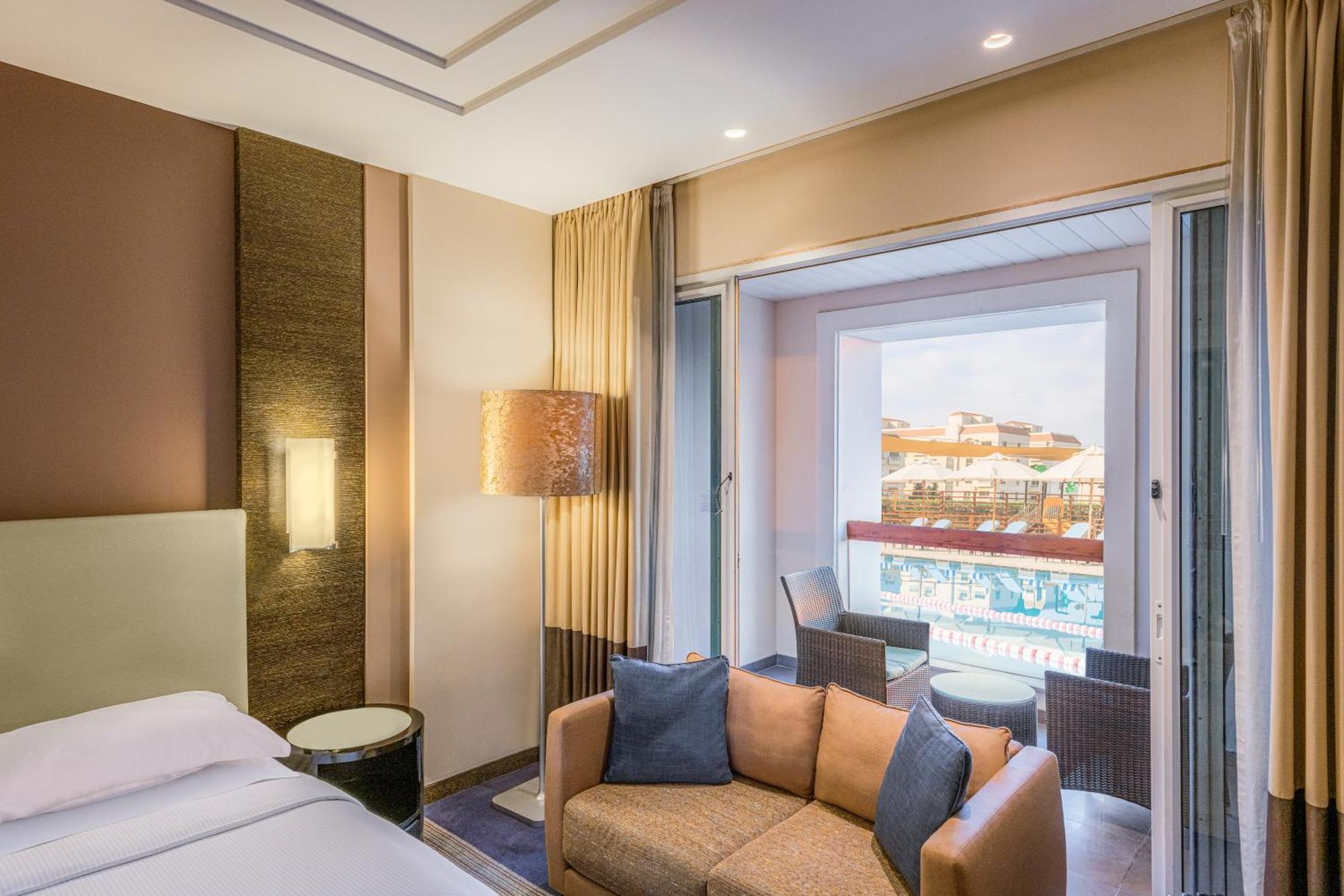 Four Points By Sheraton al-Ain Exterior foto Deluxe Room with Pool Access